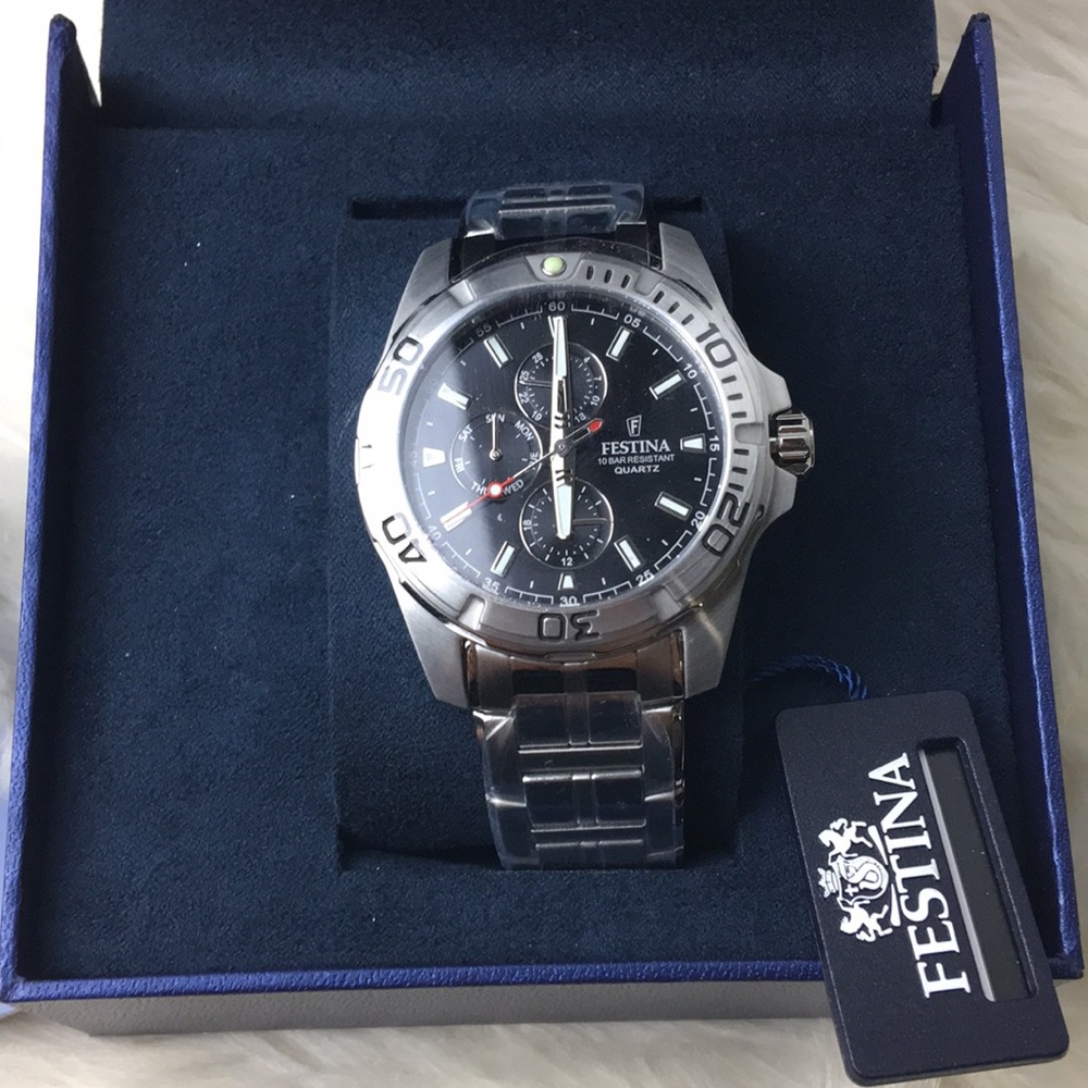 Mens festina model f20445 day date watch non